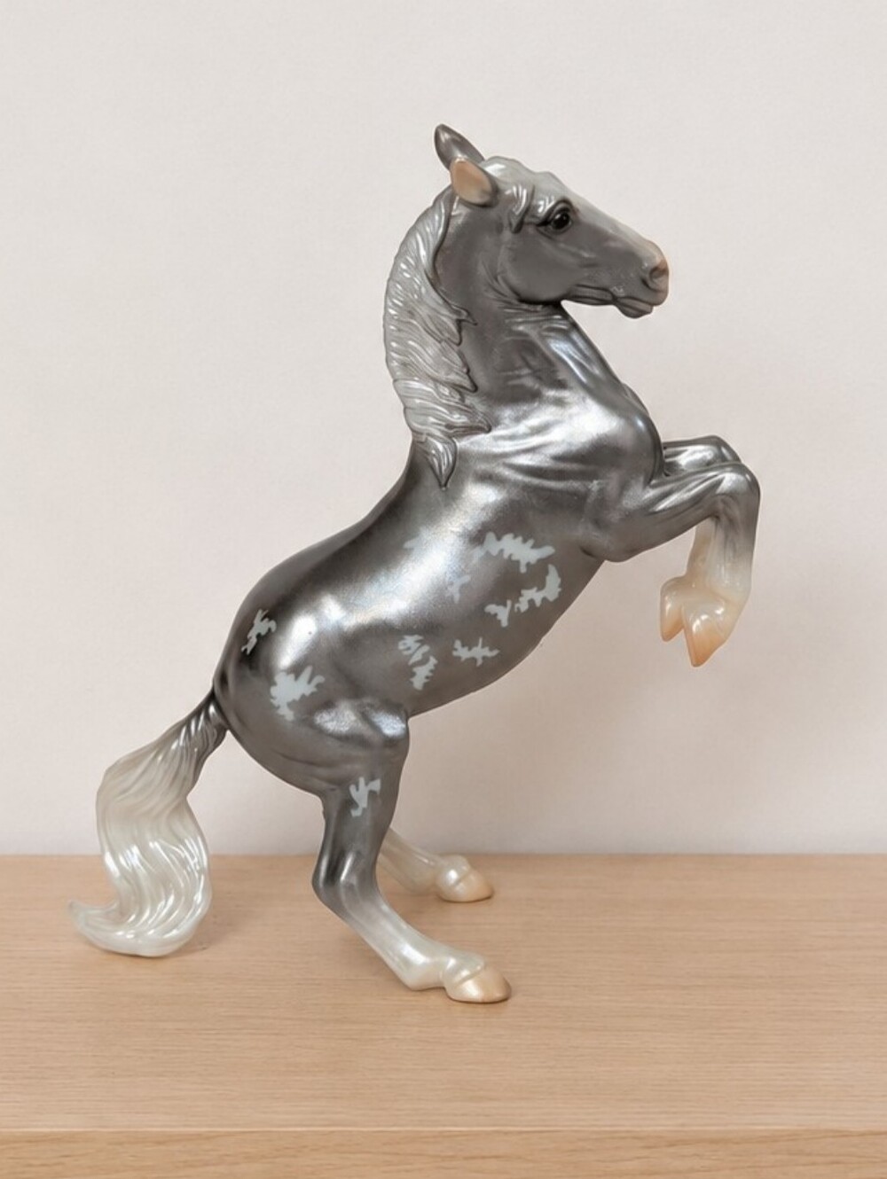 Breyer Stablemates Silver Rearing Lipizanner Brilliance Gift Set Limited Edition